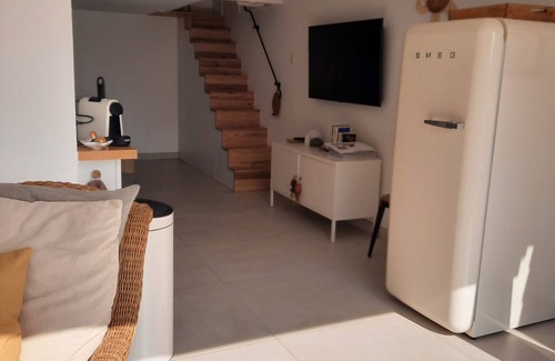 La Croix-Valmer Apartment | Duplex with one bed room , wide terrace, AIR CO+WIFI, Gigaro sandy beach 10 min.