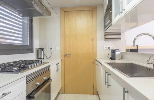 El Putget i Farro Apartment | Duplex with Pool and Terrace close to the Gaudí Museum 3 rooms- 8 pax -WiFi Free