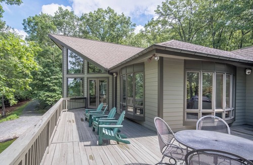 Cedar Mountain House | Dupont Mountain Lodge in Cedar Mountain | Trails & Streams