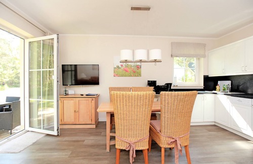 Neuhaus Apartment | Durch den Küstenwald in Wenigen Minuten zum Strand