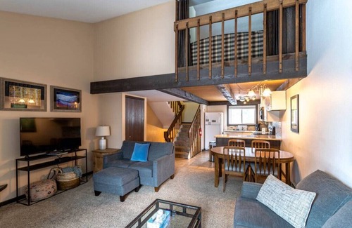 Fraser Villa | Dustin Urban · Fraser