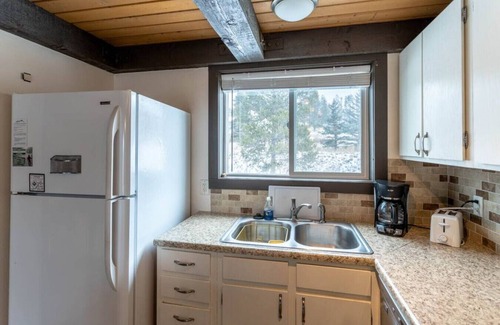 Fraser Villa | Dustin Urban · Fraser