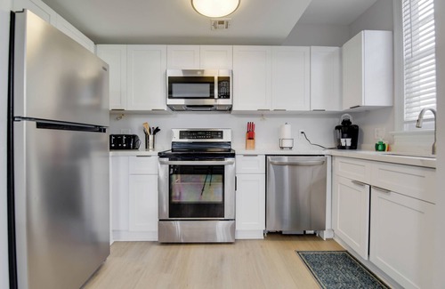 Uptown - Upper Duval Condo | Duval Delight | Recently Remodeled Condo on Duval!