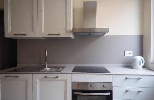 Bitonto Apartment | Dwelling Amelia Apartment 3, tastefully finished downtown area well served for couples