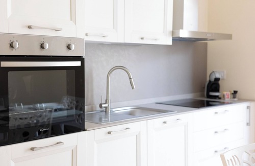 Bitonto Apartment | Dwelling Amelia Apartment 4, spacious and tastefully finished, centrally well served.