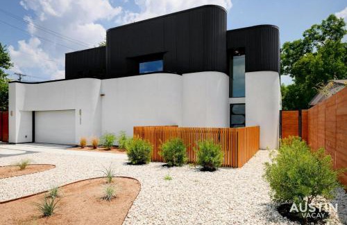 Crestview House | Dwelling of Divine Duality Private Luxury Pool