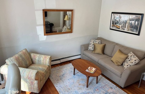 Beverly Apartment | Dwtn Beverly! 5 Min to Salem!