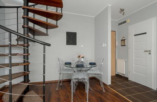 Grunwald Apartment | Dwupoziomowy Apartament Żmigrodzka z Tarasem w Poznaniu by Noclegi Renters