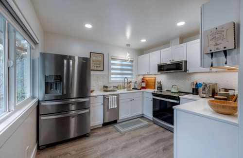 Douglas Apartment | Dynamic Douglas Duo!