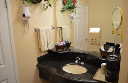 Redlands Hotel | Dynasty Suites Redlands