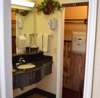 Redlands Hotel | Dynasty Suites Redlands