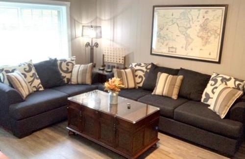 Akron Apartment | E. Turkeyfoot Whole House