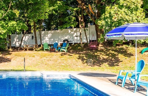 Cheshire House | Each Rooms in a Charming bungalow with Swimming Pool, AC, WiFi in Cheshire