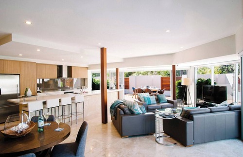 Eagle Bay Villa | Eagle Bay Beach Retreat Steps from the Sands