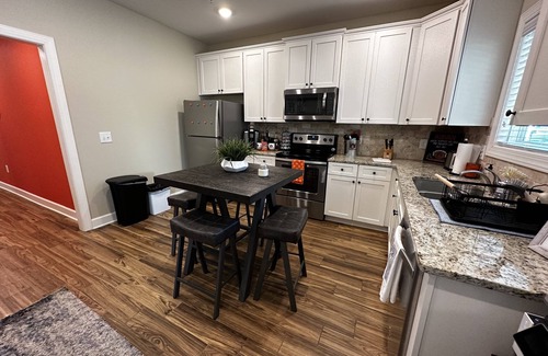 Auburn Condo | Eagle's Nest Auburn Condo right by Auburn Campus!