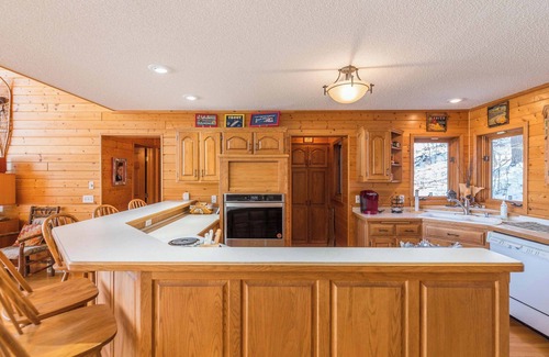 Fairview Township Cabin | Eagle's Nest on Gull Lake