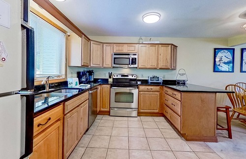 Intervale Condo | Eagle's Peak - Unit A14 | Mtn-view condo in Bartlett with pool, tennis, grill