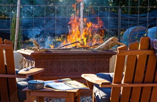 Paddys River Cottage | Ealu Farm - unwind in comfort with amazing rural views, outdoor entertaining & nearby wineries