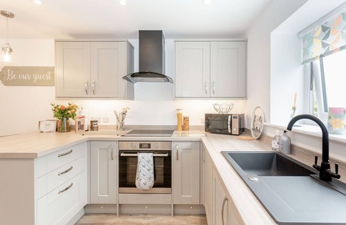 Cowling Cottage | EAMES COTTAGE, pet friendly, with open fire in Cowling