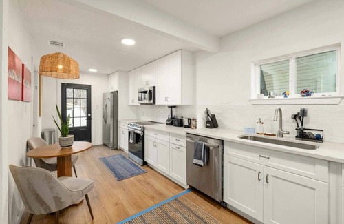 Central East Austin House | East 6th St Home with Private Sauna