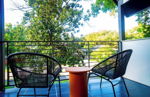 Holly House | East Austin Hideout with a pool