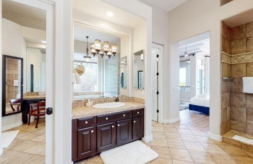 Black Mountain Shadows House | East Horizon Sanctuary