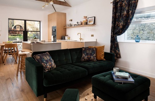 Belford Cottage | East Lodge, Home Farm - holiday home that sleeps 5 guests in 2 bedrooms