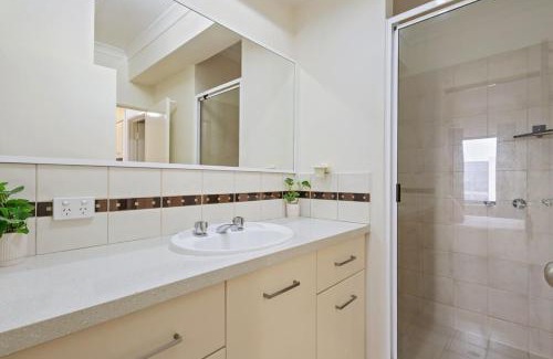East Perth Apartment | East Perth Apartment with Free Wi-Fi and Parking