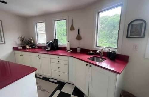 East Sandwich House | East Sandwich Oasis with pool + privacy - new for summer 2024