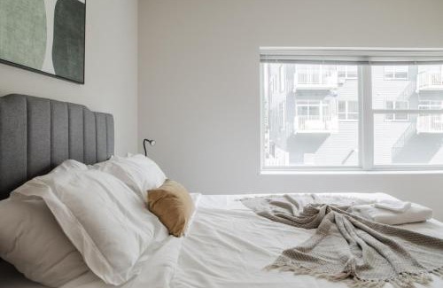 Lower East Side Apartment | East Side 1BR Apt - Near Brady St and Fiserv with Balcony