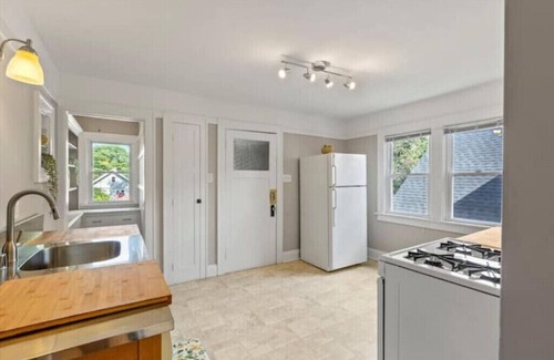 Wauwatosa House | East Tosa Gem!nn