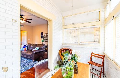Hyde Park Apartment | Easy A - Flat in heart of N Hyde Park U of Tampa