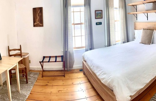 Moscow Apartment | Easy access to ski Stowe in Modern 1850s Farmhouse