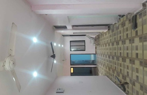 Kolar Road House | Easy approachable comfortable, home feeling.Well equipped kitchen self cooking.