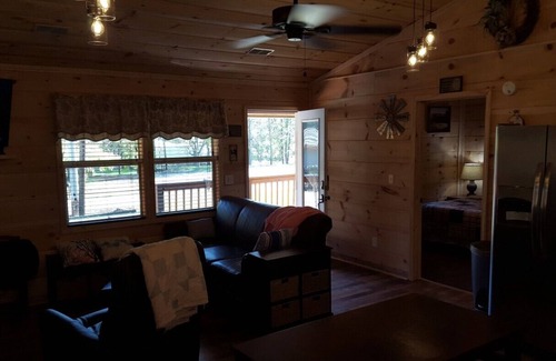 Gatlinburg Cabin | EASY LIVING IN GATLINBURG