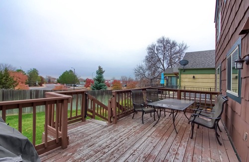 Columbine Valley House | Easy Mountain and Downtown Denver Access Littleton