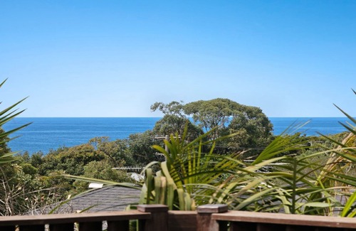 Killcare House | Easy walk to Bouddi NP, beach and village