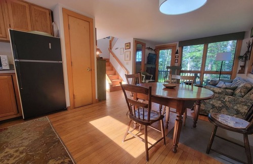 East Boothbay Cabin | Ebb And Flow | 4 Bed, 2 Bath