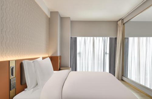 Weiyang Hotel | Echarm Plus Hotel - Xi'an Daminggong West Subway Station