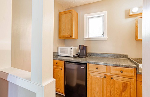 Laurel Park Bed & Breakfast | Echo Mountain Inn