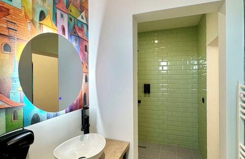 Satu Mare Apartment | Eclectic 6