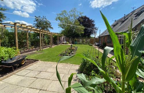 Cherhill House | Eclectic Barn - Pergola & Dog-Friendly Garden