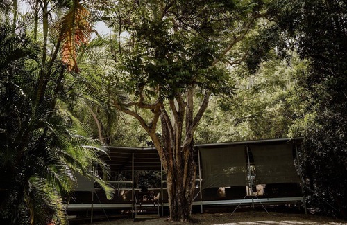 Byfield Cottage | Eco Deck Double Swag Tent