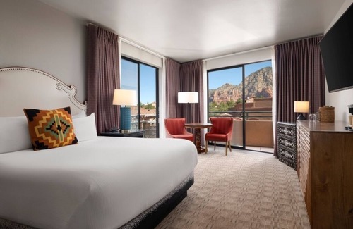 West Sedona Hotel | Eco-Friendly Comfort: Room with a Balcony & Soaking Tub