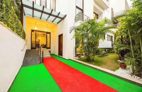 Sector 39 Apartment | Eco-friendly luxury awaits you/Garden