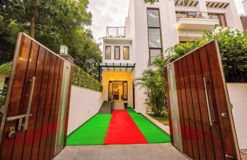 Sector 39 Apartment | Eco-friendly luxury awaits you/Garden