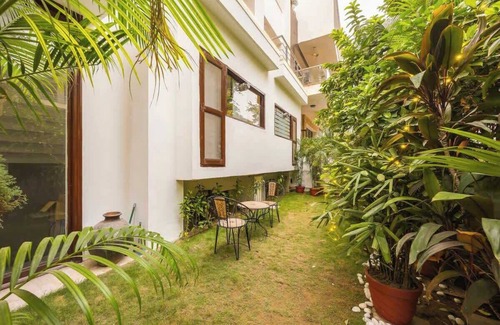 Sector 39 Apartment | Eco-friendly vibes, cozy space