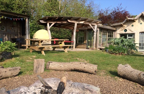 Whitegate RV Rental | Eco Glamping immersed in nature, ideal for family holidays andromantic getaways!