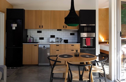 Dickson Apartment | Eco-Studio, 5 star space & location