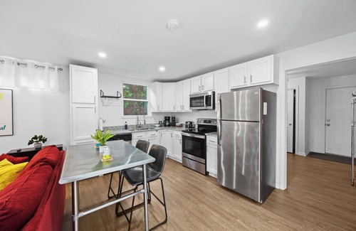 Phoenix Hill Apartment | Eco & Work-Friendly Stay Near NuLu & Downtown | #1